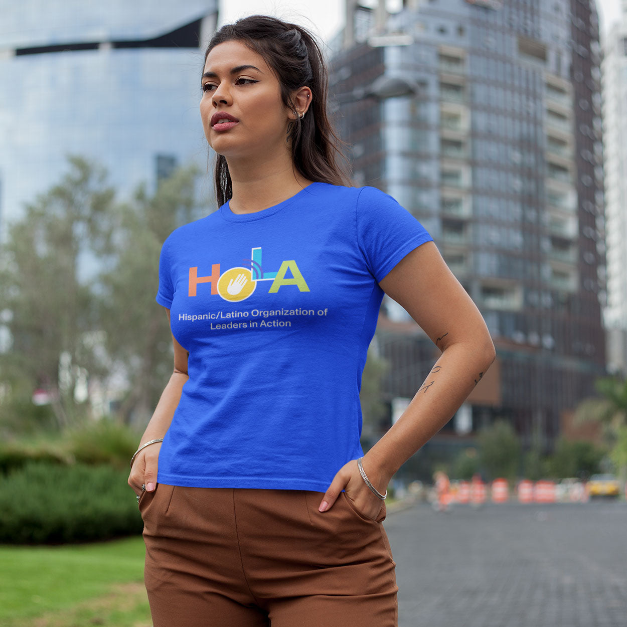 HOLA LOGO CLASSIC T-SHIRT